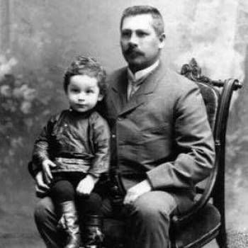 Отто Струве на руках у отца Людвига Струве, 1903 год Отто Струве на руках у отца Людвига Струве, 1903 год