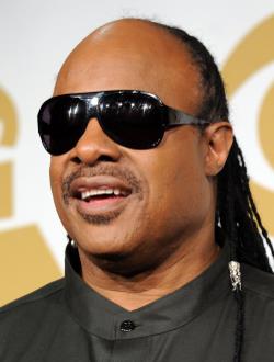 Певец Стиви Уандер (Stevie Wonder) Певец Стиви Уандер (Stevie Wonder)