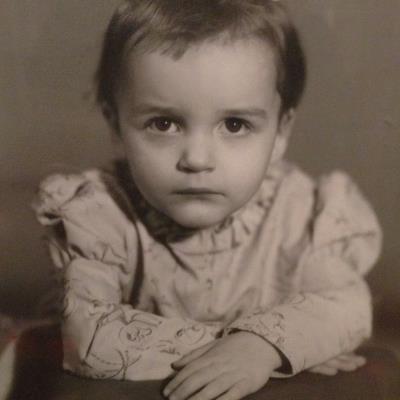 Певица Слава (Настя Сланевская) в детстве Певица Слава (Настя Сланевская) в детстве