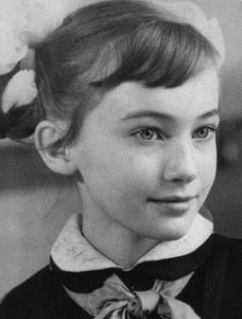 Лариса Гузеева в детстве Лариса Гузеева в детстве