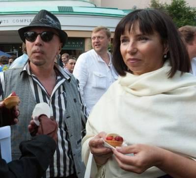 Гарик Сукачев с супругой Ольгой Гарик Сукачев с супругой Ольгой