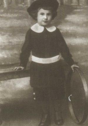 Марк Бернес в детстве. Марку 5 лет Марк Бернес в детстве. Марку 5 лет