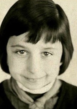 Лия Ахеджакова в детстве, 4-й класс Лия Ахеджакова в детстве, 4-й класс