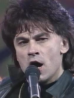 Певец Александр Серов Певец Александр Серов