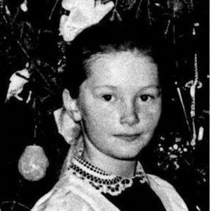 Алла в детстве Алла в детстве