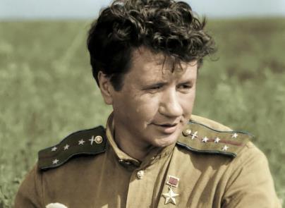 Леонид Быков в фильме "В бой идут одни старики" Леонид Быков в фильме "В бой идут одни старики"