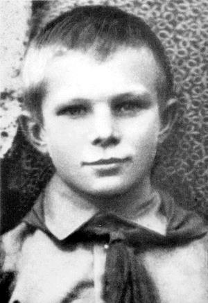 Юра Гагарин в детстве Юра Гагарин в детстве