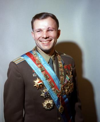 Первый космонавт - Юрий Гагарин Первый космонавт - Юрий Гагарин