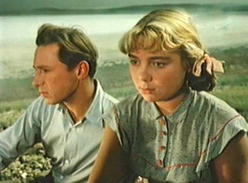 Нина Дорошина и Олег Ефремов в фильме "Первый эшелон" Нина Дорошина и Олег Ефремов в фильме "Первый эшелон"