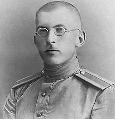 Юнкер Антон Деникин в молодости Юнкер Антон Деникин в молодости