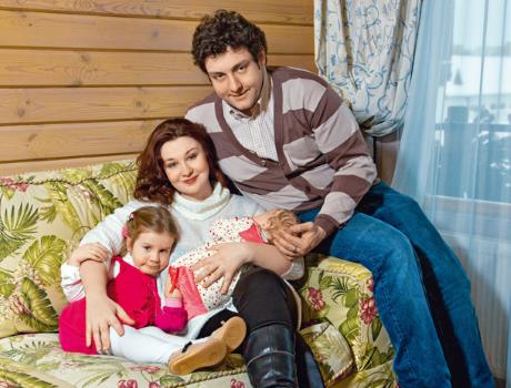 Михаил Полицеймако с женой Ларисой и дочками Михаил Полицеймако с женой Ларисой и дочками