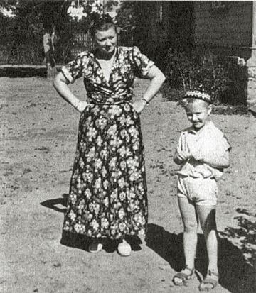 Андрей Миронов в детстве с мамой Марией Мироновой Андрей Миронов в детстве с мамой Марией Мироновой