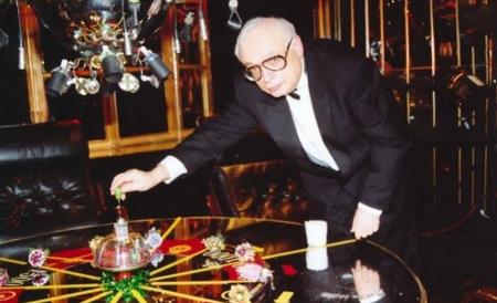 Владимир Ворошилов руководил игрой до 30 декабря 2000 года Владимир Ворошилов руководил игрой до 30 декабря 2000 года