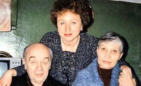 С дочерью Валентиной и женой Викторией С дочерью Валентиной и женой Викторией