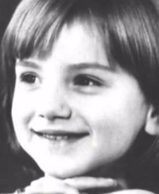Оля Будина в детстве Оля Будина в детстве