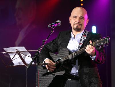 Сергей Трофимов на сцене Сергей Трофимов на сцене