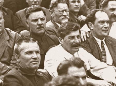 С.М. Киров, И.В. Сталин, В.В. Куйбышев, К.Е. Ворошилов, М.И. Калинин, Г.К. Орджоникидзе. 1933 г. С.М. Киров, И.В. Сталин, В.В. Куйбышев, К.Е. Ворошилов, М.И. Калинин, Г.К. Орджоникидзе. 1933 г.
