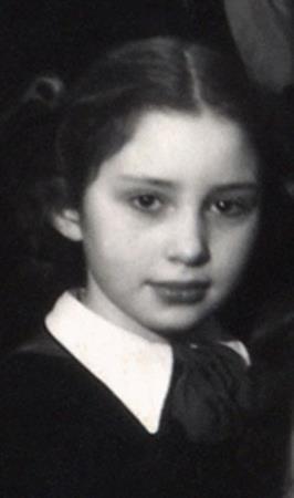 Алла Духова в детстве Алла Духова в детстве