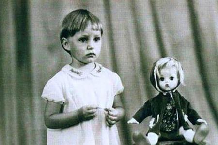 Алла в детстве Алла в детстве