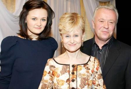 Дарья Донцова с семьей Дарья Донцова с семьей