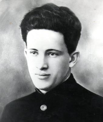 Юрий Андропов в молодости Юрий Андропов в молодости