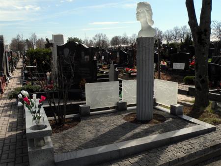 Могила Любови Полищук Могила Любови Полищук