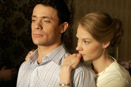 Артём Осипов со Светланой Ходченковой в фильме "Банды" Артём Осипов со Светланой Ходченковой в фильме "Банды"