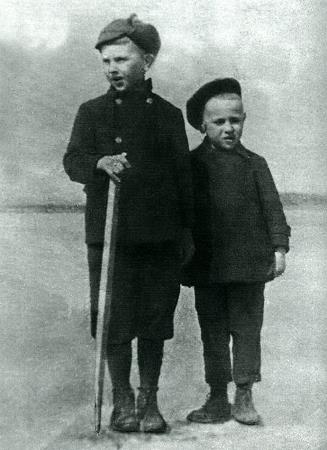 Юра в детстве Юра в детстве