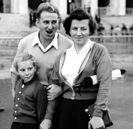 Таня с родителями Таня с родителями