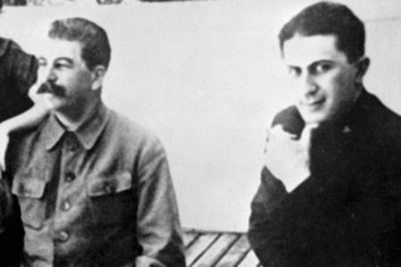 Иосиф Сталин и сын Яков Иосиф Сталин и сын Яков