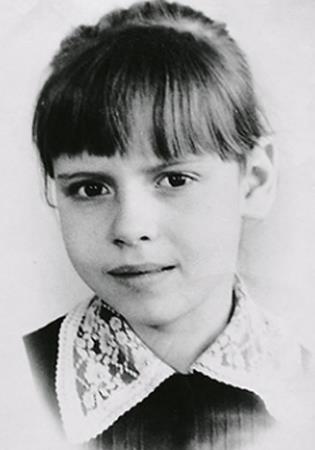 Люба в детстве Люба в детстве