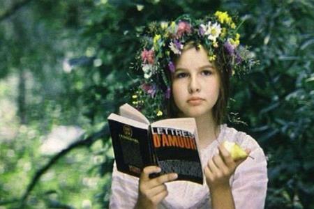 В фильме "Сто дней после детства" В фильме "Сто дней после детства"