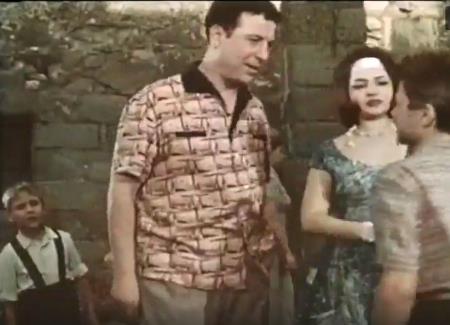 Борис Сичкин в фильме "Капитаны голубой лагуны" Борис Сичкин в фильме "Капитаны голубой лагуны"