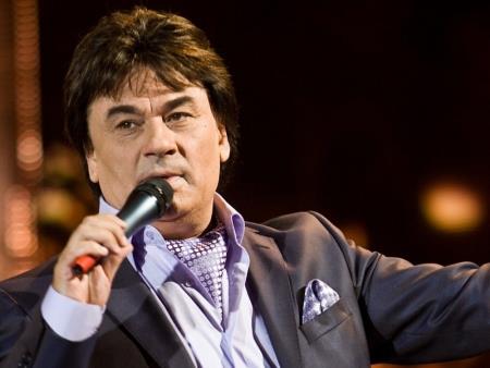 Певец Александр Серов Певец Александр Серов