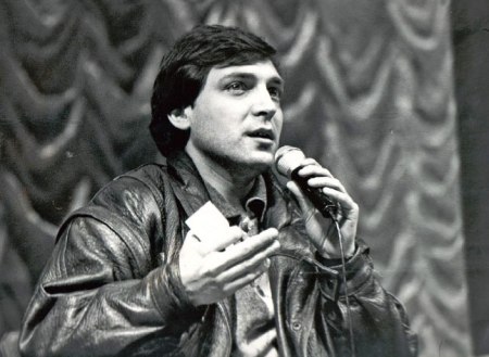 Александр Невзоров в молодости Александр Невзоров в молодости