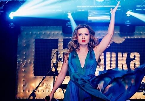 Юля Савичева на "Фабрике Звезд" Юля Савичева на "Фабрике Звезд"