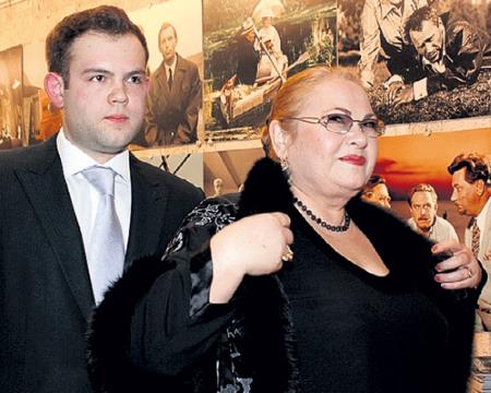 Нина Усатова с сыном Николаем Нина Усатова с сыном Николаем