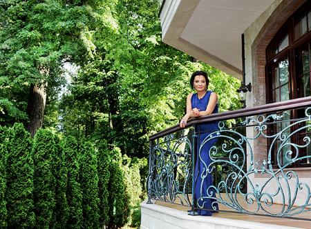 Ирина Винер в загородном доме Ирина Винер в загородном доме
