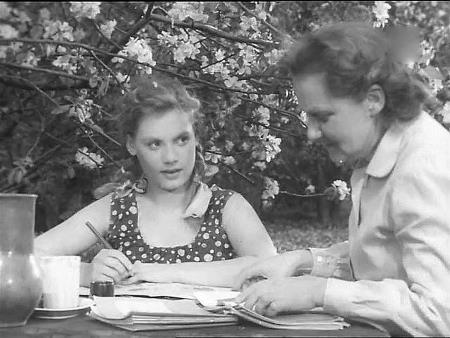 Алла Будницкая в фильме "Телеграмма" Алла Будницкая в фильме "Телеграмма"