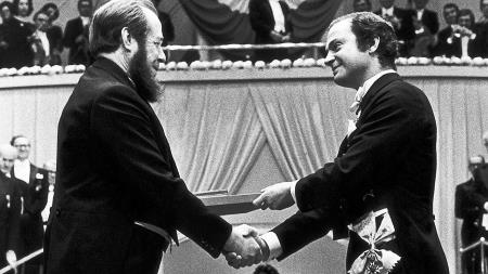 Солженицын на церемонии вручения Нобелевской премии, 1974 г. Солженицын на церемонии вручения Нобелевской премии, 1974 г.
