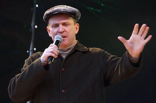Александр Рыбин на сцене Александр Рыбин на сцене