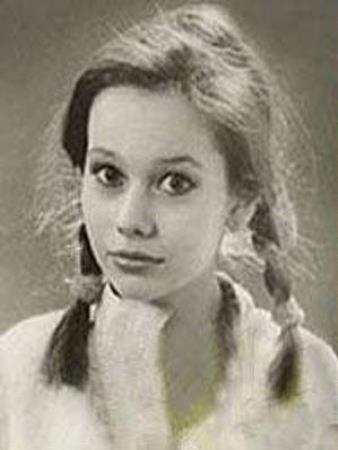 Елена Корикова в юности Елена Корикова в юности