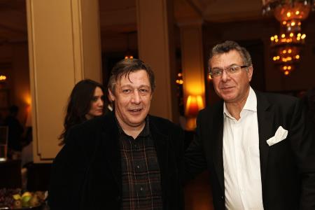 Андрей Ургант на сцене театра Андрей Ургант на сцене театра